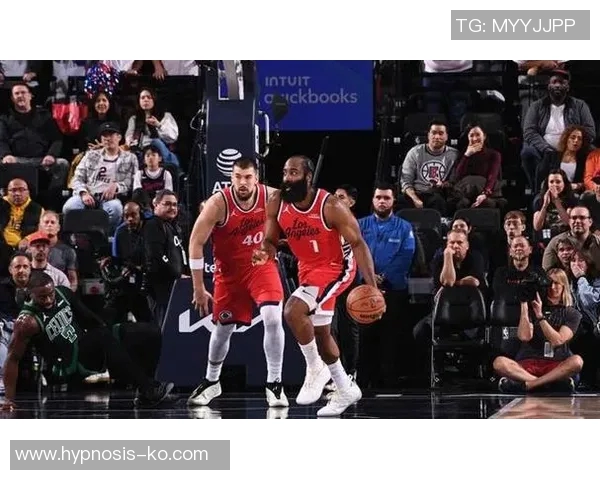 快船完成交易,球队深化内线实力